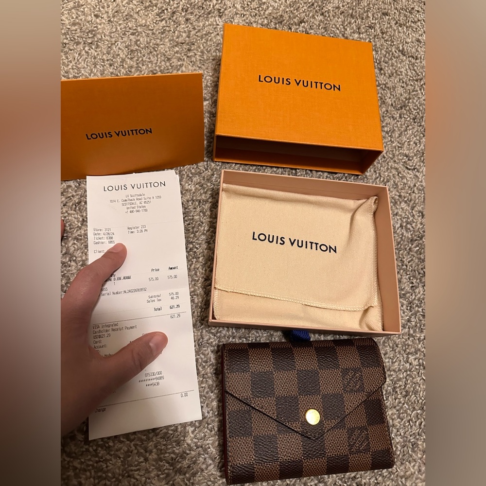 *sold****Louis Vuitton Victorine wallet